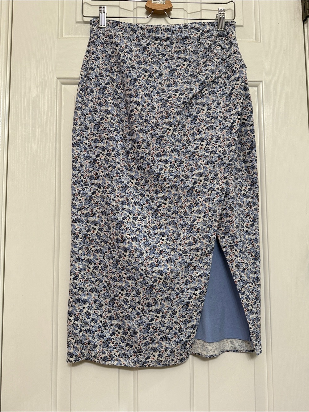 Abercrombie & Fitch Blue and White Small Floral Midi Skirt